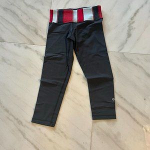 Ω Lululemon Wunder Under Crop Leggings, REVERSIBLE, Size 4